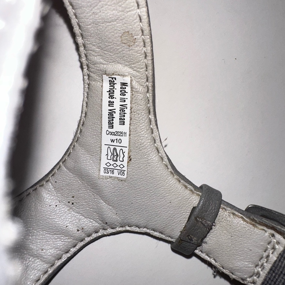 Crocs Women's Leigh II Ankle Strap Wedge Size 10 Sandals Heels Gray Fabric - Picture 3 of 8